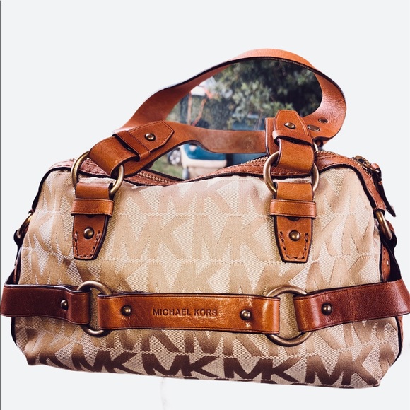 Michael Kors vintage small leather signature purse - Picture 10 of 11